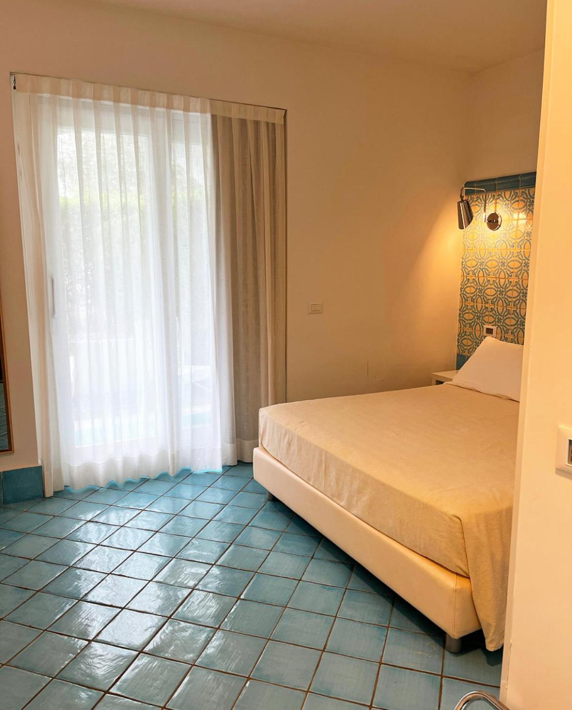 Ganimede Hotel Сперлонга Номер фото